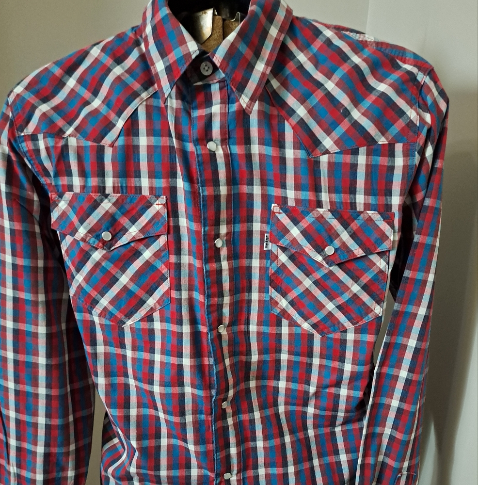 Vintage LEVIS Men's Plaid Shirt - Red Aqua Black White Lightweight Pearl Snaps